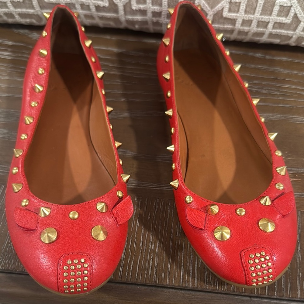 Marc Jacob’s Vibrant Red Leather ballarina flats